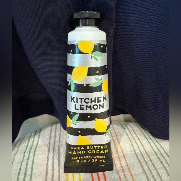 Hand Cream Kitchen Lemon Travel Size 1oz Bath and Body Works NWT - Picture 1 of 1